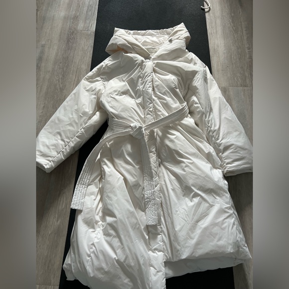 White long down jacket - Picture 7 of 8